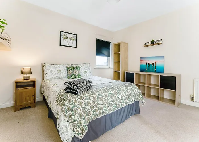 4Bed Finnieston Skyhigh Duplex
